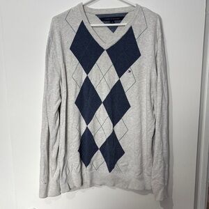 Tommy Hilfiger V-Neck Sweater in Gray and Blue Argyle
